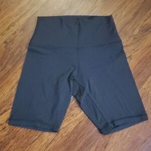 Lululemon Women's Black Comfy Casual Athleisure Workout High-Waist Shorts Size 4